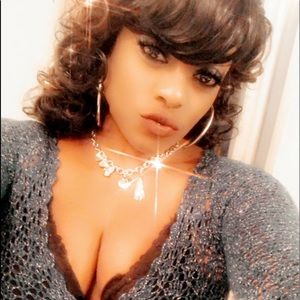 Meet your Posher, Pearline